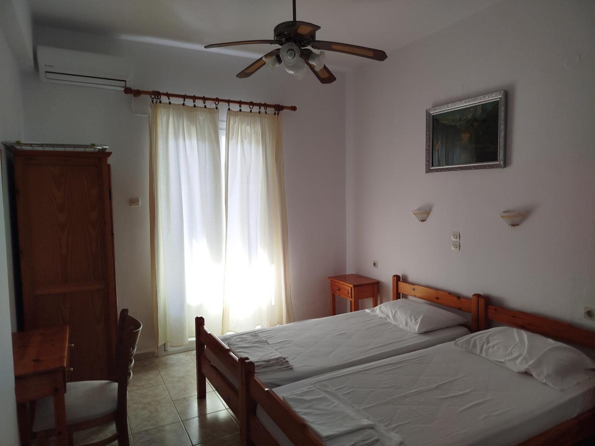 Karagiozos Studios & Apartments Skopelos Town Ngoại thất bức ảnh