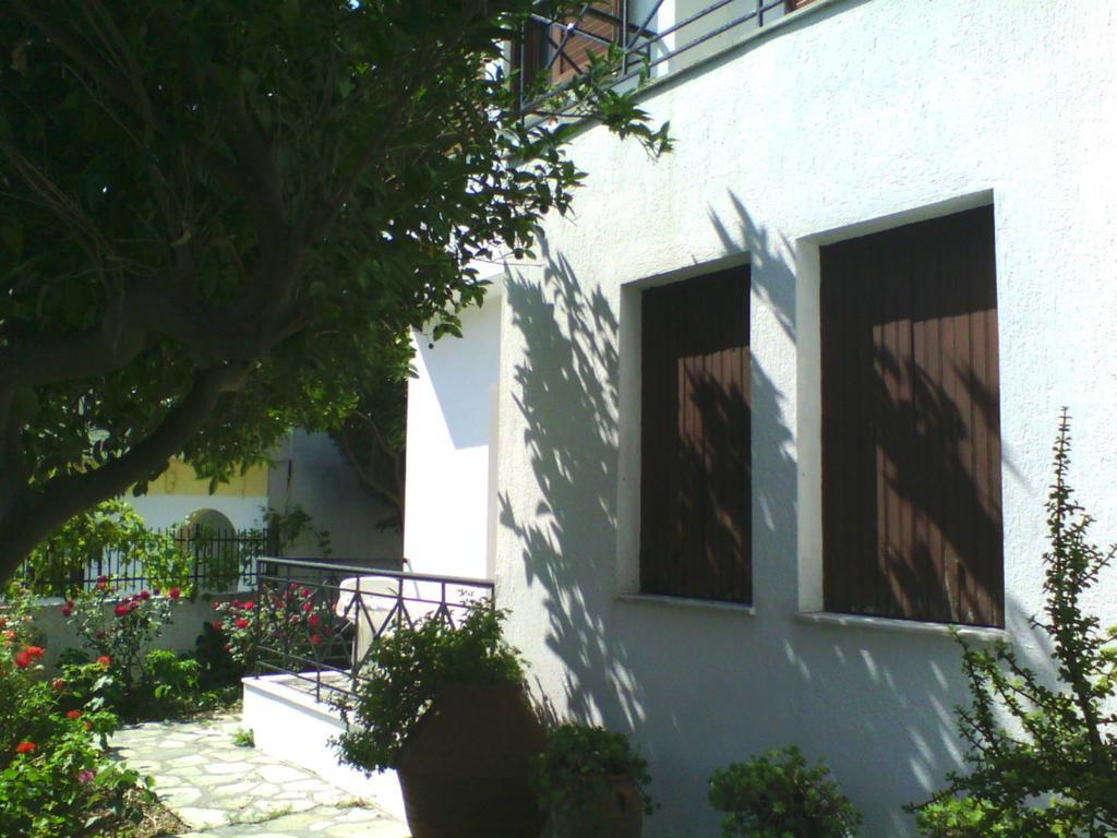 Karagiozos Studios & Apartments Skopelos Town Phòng bức ảnh