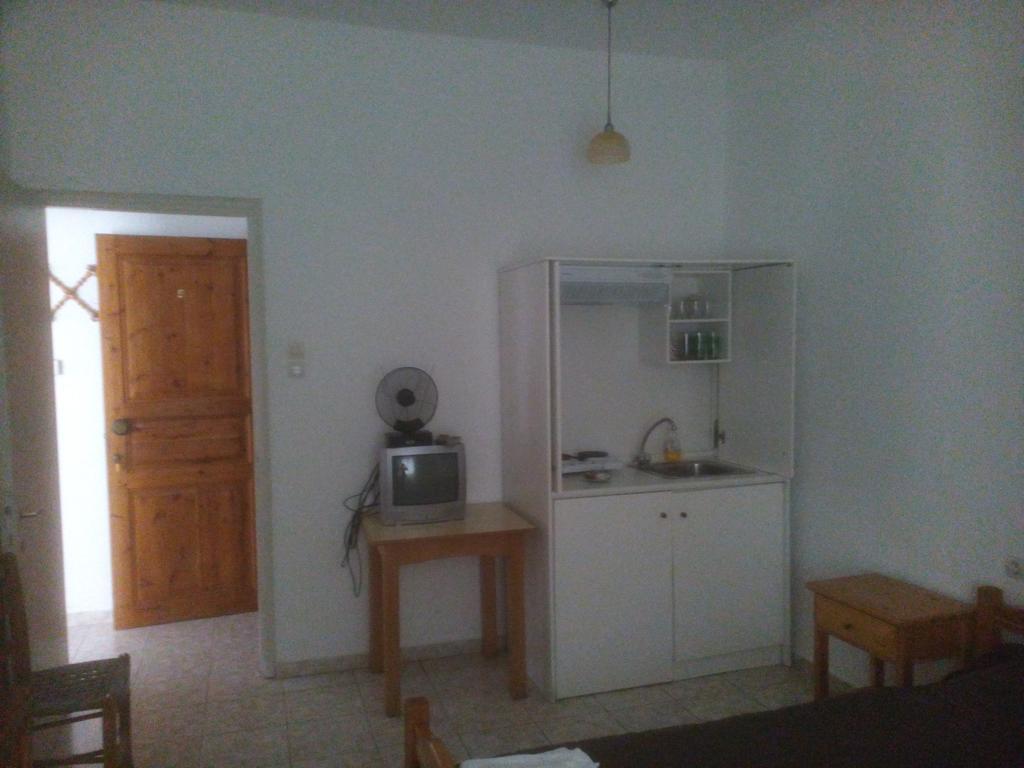 Karagiozos Studios & Apartments Skopelos Town Ngoại thất bức ảnh